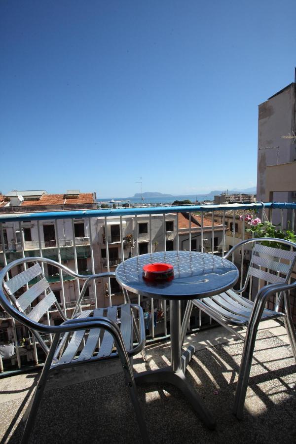 Accardi House Searooms Palermo Bagian luar foto